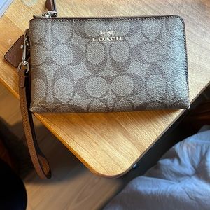 Coach wristlet wallet